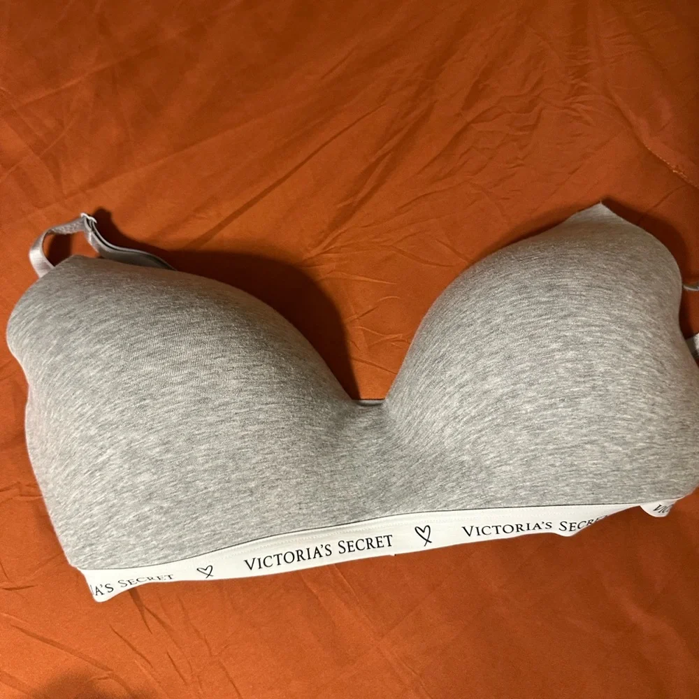 Victoria secret wireless T-shirt bra - Picture 1 of 4